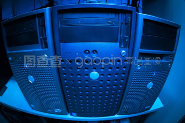 从物理服务器到云端 网络服务器与云计算装备的技术服务演进